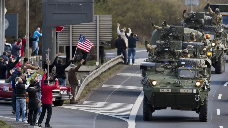 Američtí dragouni přijíždějí do hlavního města