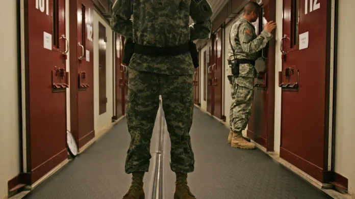 Prohlídka cel v Guantánamu