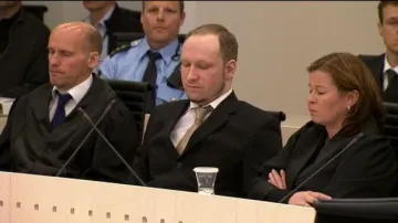 Třetí den soudního procesu s atentátníkem Breivikem