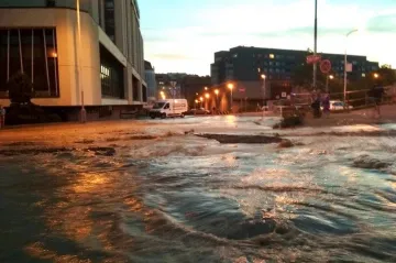 Kvůli havárii vody na Žižkově byla omezena doprava
