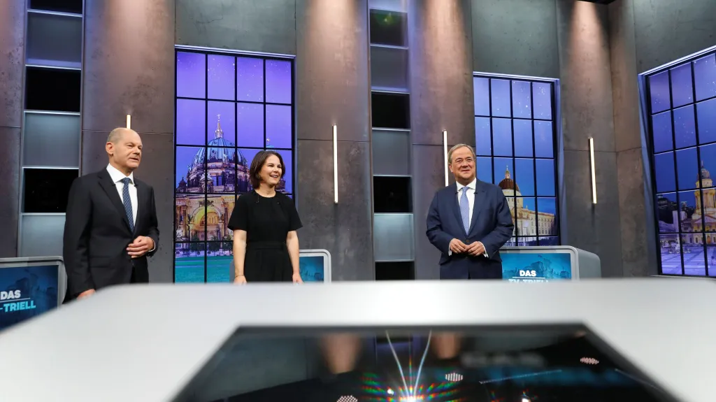 Olaf Scholz, Annalena Baerbocková a Armin Laschet