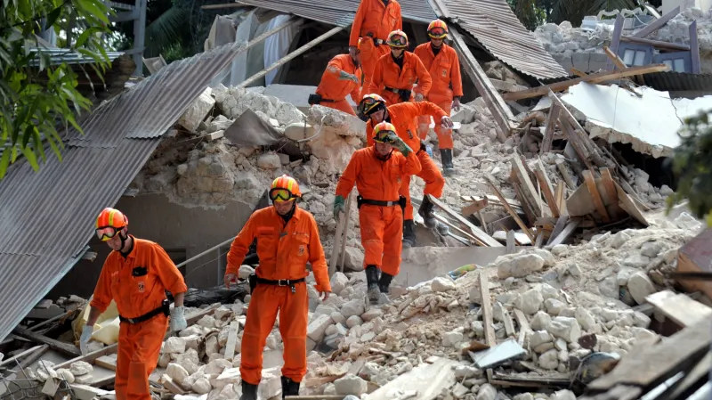 Nizozemští záchranáři prohledávají trosky Port-au-Prince