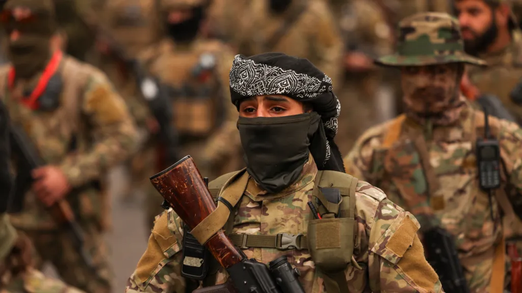 Příslušníci islamistického uskupení Haját Tahrír aš-Šám