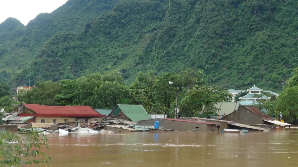 Záplavy ve Vietnamu v provincii Quang Binh