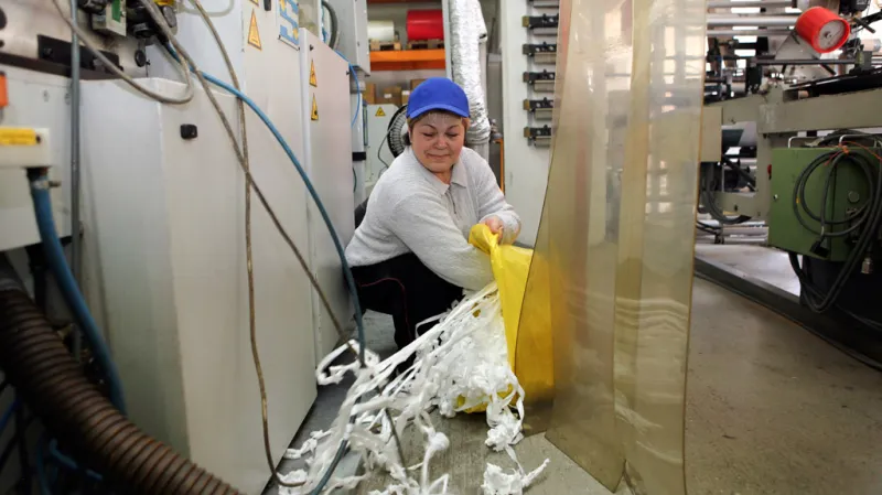 Výroba igelitových tašek a fólií