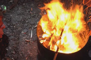 Zóna ČT24: Dělostřelecký pluk z Jinců zvítězil v závodě Winter Survival