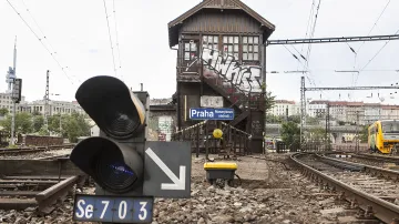 Rekonstrukce umožní revitalizaci úseku mezi železniční zastávkou Praha-Bubny a Masarykovým nádražím pro vlaky na Kladno a třeba brzy i na Letiště Václava Havla.