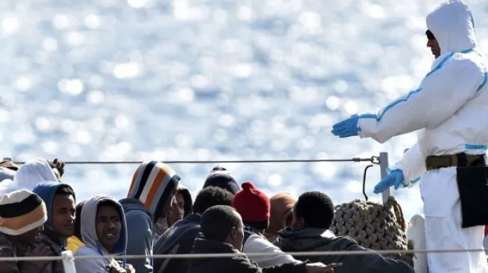 Středozemní moře se stalo hřbitovem pro další stovky uprchlíků