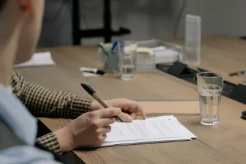 Poslanci schválili reformu sociálních dávek