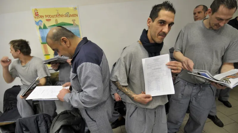 Rozdávání vysvědčení ve věznici Jiřice