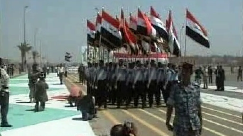 Přehlídka iráckých vojáků