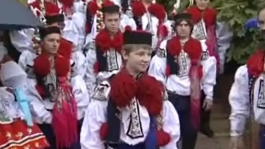 Chlapci v krojích