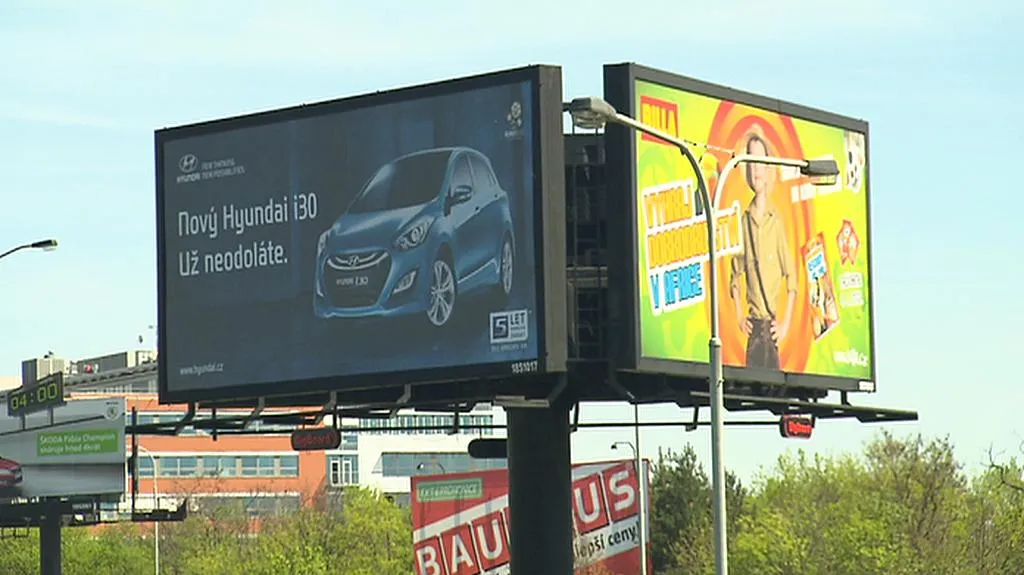 Billboard u silnice