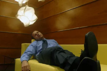 Paradoxy hospodářské krize – jedni ven, druzí sem