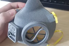 Na ČVUT vyvíjejí prototyp respirátoru z 3D tiskárny. Dal by se používat i v nemocnicích