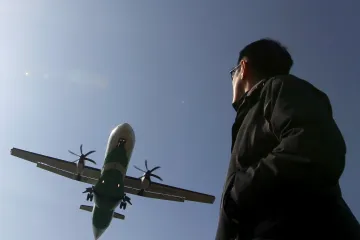 Emise z letecké dopravy lze snížit bez úbytku cestujících, navrhují vědci