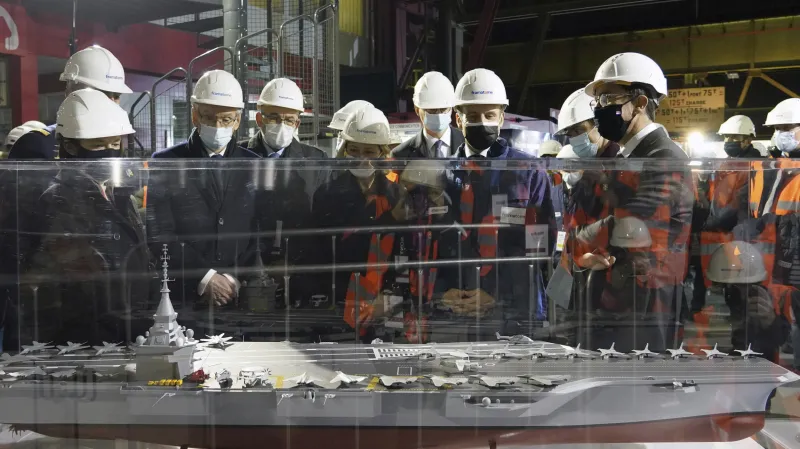 Model chystané letadlové lodi