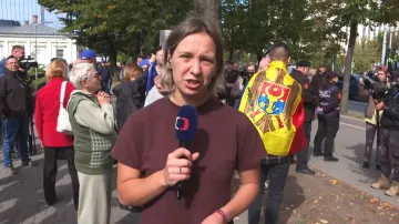 Zpravodajka Darja Stomatová na demonstraci v Kišiněvě
