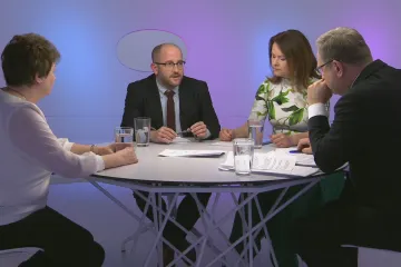 Snížení valorizace penzí zvedá nejistotu, říká Dvořáková. Pro některé seniory je nespravedlivé, dodává Prokop