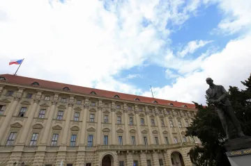 Přátelství Česka a Izraele bude sílit, řekl Macinka po jednání se Sa'arem