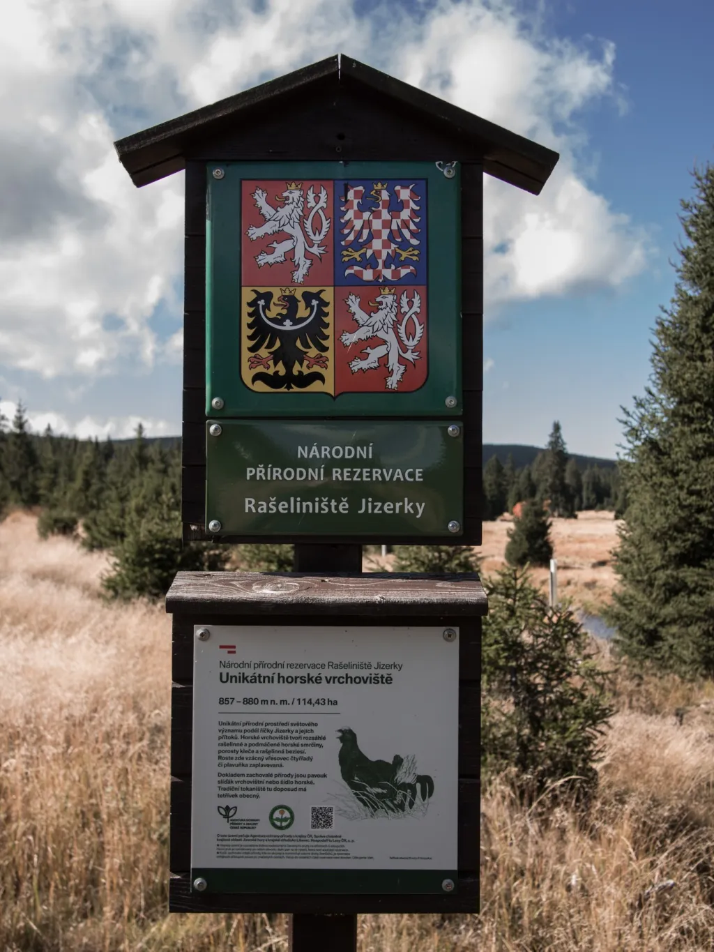 Tomáš Korytář z CHKO pro ČT24 uvedl, že „komunikace s místními nebyla vždy v historii ideální, přece jenom cíle ochrany přírody a krajiny se ne vždy shodují s cíli turistického ruchu a mnozí místní podnikatelé vnímají limity ochrany přírody jako nadbytečné a až příliš omezující“.