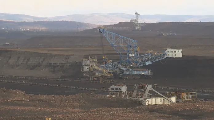 Povrchový důl na severu Čech