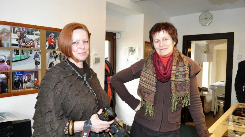 Z výstavy Evy Vokaté a Vlasty Fišrové