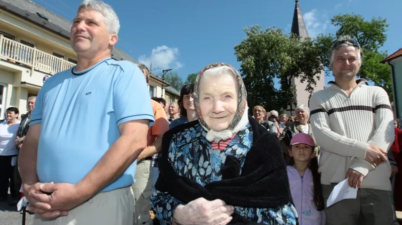 Z návštěvy kardinála Miloslava Vlka v Lažišti