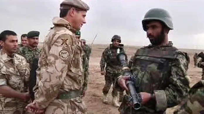 Zahraniční a afghánští vojáci