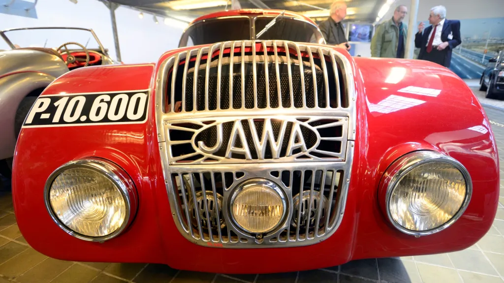 Z výstavy automobilů Jawa v Národním technickém muzeu