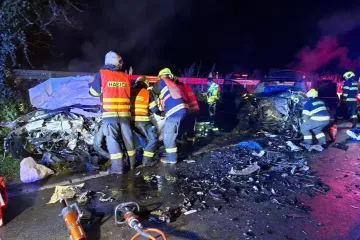 Po srážce aut na Olomoucku je jeden mrtvý a sedm zraněných