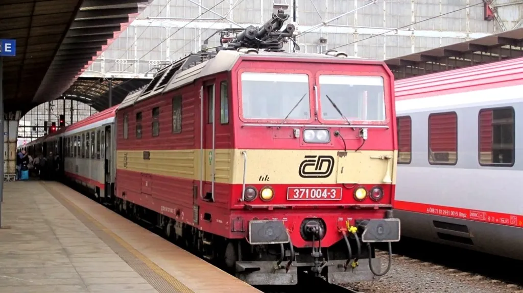 Rakouské vagony a česká lokomotiva