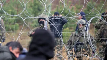Migranti se shromažďují na polsko-běloruských hranicích. Fotografie ukazují situaci během 8.a 9. listopadu 2021
