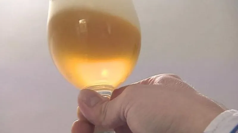 Za litr piva zaplatí zákazníci o korunu více