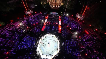 Mauricio Ruffy slaví vítězství v souboji s Michaelem Chandlerem na turnaji UFC Freedom 250, který se konal v neděli 14. června 2026 na jižním trávníku Bílého domu ve Washingtonu