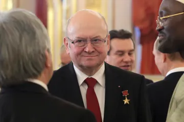 Remek předal Putinovi listiny a začal velvyslancovat