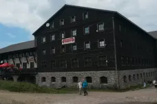 Luční bouda dle KRNAPu nerespektuje zákon. Spolumajitelka objektu mluví o šikaně