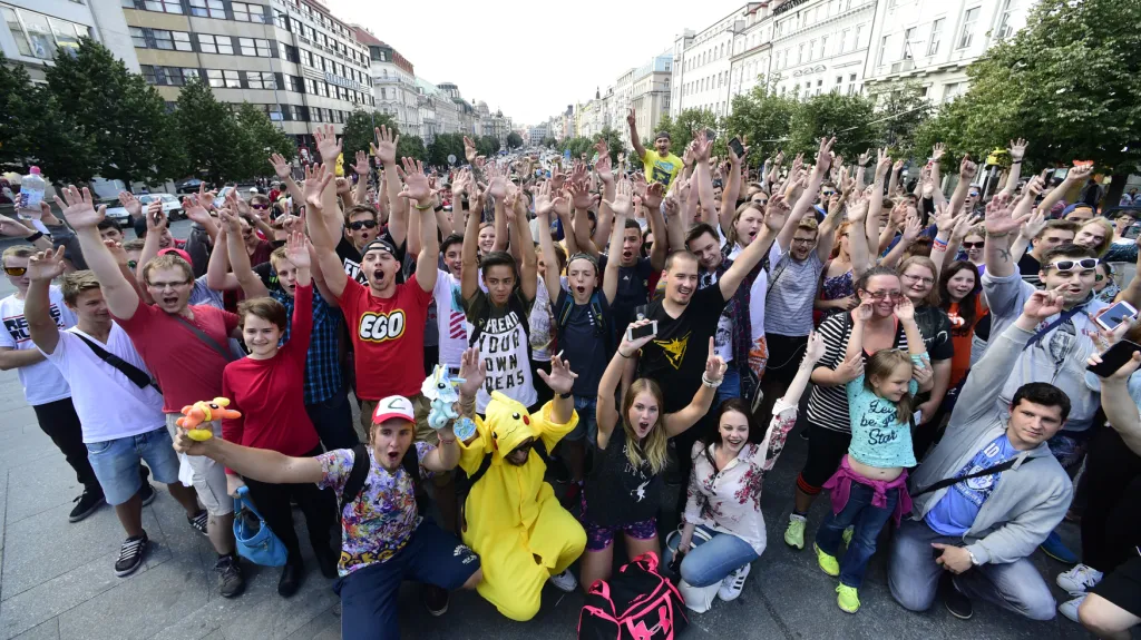 Lovci Pokémonů na Václavském náměstí