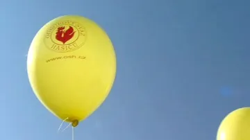 Demonstrace se účastní tisíce hasičů