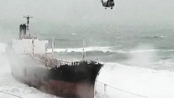 Silné sněžení komplikuje lodní dopravu