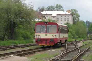 Další rána pro lokální železniční dopravce: SŽDC zvyšuje poplatek