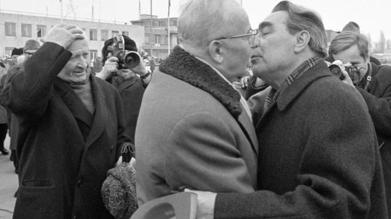 Gustáv Husák a Leonid Iljič Brežněv