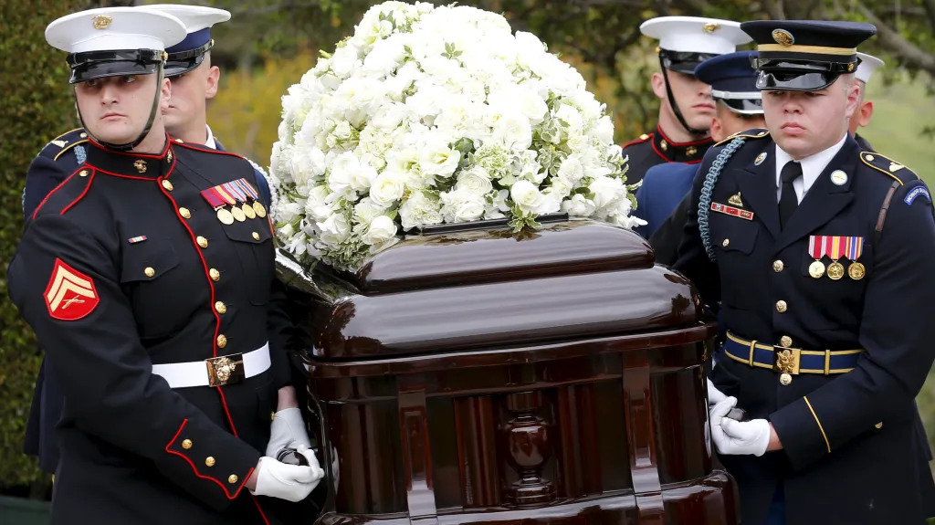 Poslední rozloučení s Nancy Reaganovou