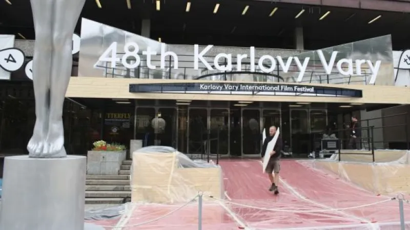 Festival v Karlových Varech finišuje s přípravami