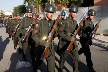 Turecká vláda propustila z armády téměř 1400 vojáků