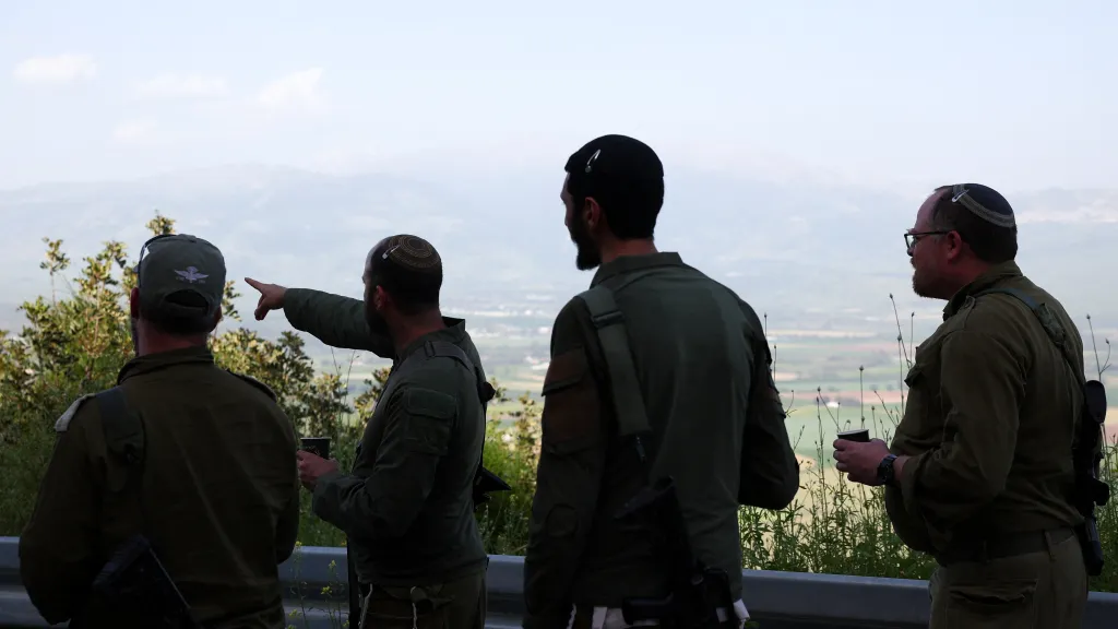 Izraelští vojáci v blízkosti hranice s Libanonem, snímek ze 16. dubna 2026