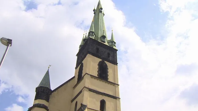 Kostel s nejšikmější věží na sever od Alp