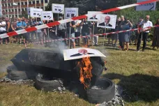 Odstupné budou muset asi zaměstnanci Liberty vymáhat. Podniku uspořádali „pohřeb“