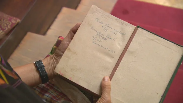 Knihovna ukradených nadějí vrací potomkům knihy obětí holocaustu