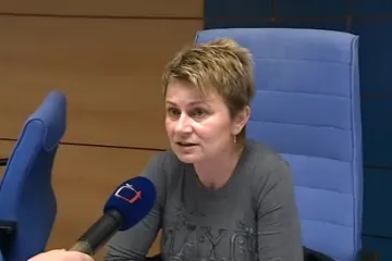 Zlínská soudkyně rozhodovala podjatá. Kárný senát ji potrestal snížením platu